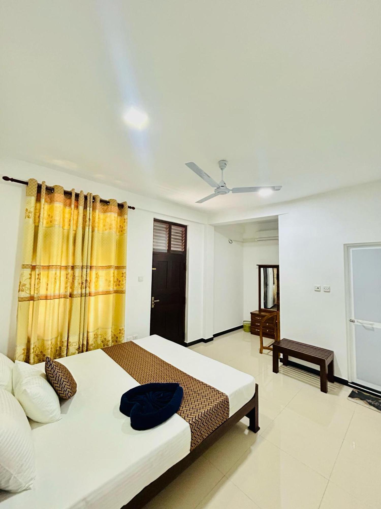Crystal Wave Holiday Resort Polhena Matara Kültér fotó