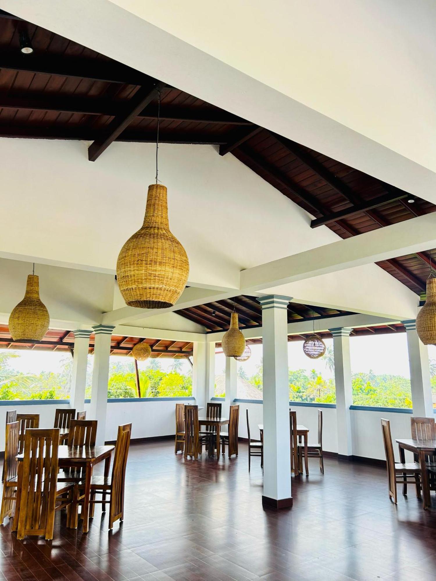 Crystal Wave Holiday Resort Polhena Matara Kültér fotó